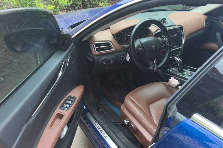 Used Maserati Ghibli 2021 2.0T Sharp Edition Driver Seat