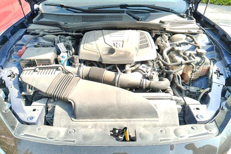 Used Maserati Ghibli 2021 2.0T Sharp Edition Engine Bay