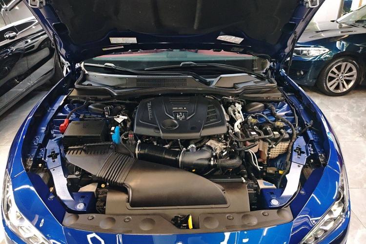 Used Maserati Ghibli 2021 2.0T Sharp Edition Engine Bay
