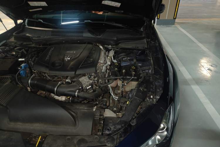 Used Maserati Ghibli 2021 2.0T Sharp Edition Engine Bay Left