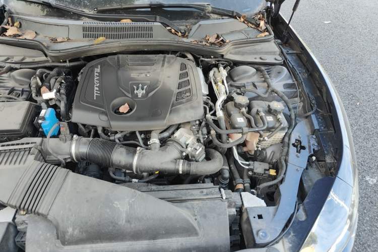 Used Maserati Ghibli 2021 2.0T Sharp Edition Engine Bay Left