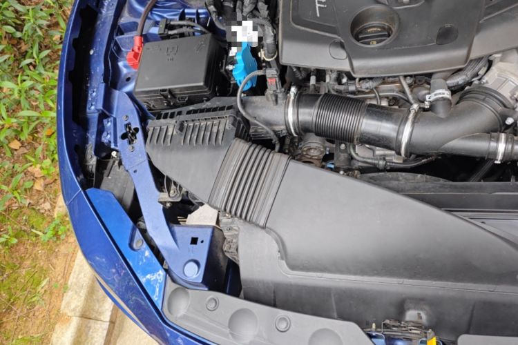 Used Maserati Ghibli 2021 2.0T Sharp Edition Engine Bay Right