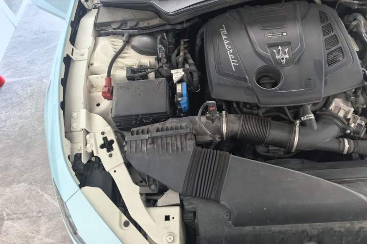 Used Maserati Ghibli 2021 2.0T Sharp Edition Engine Bay Right
