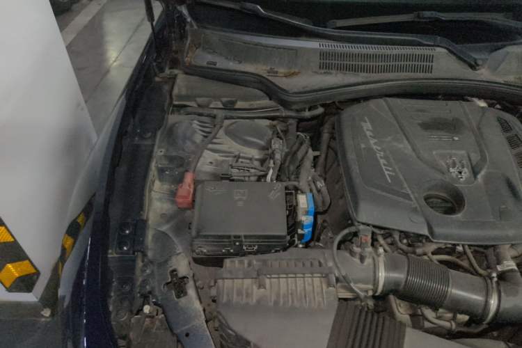 Used Maserati Ghibli 2021 2.0T Sharp Custom Edition Engine Bay Right