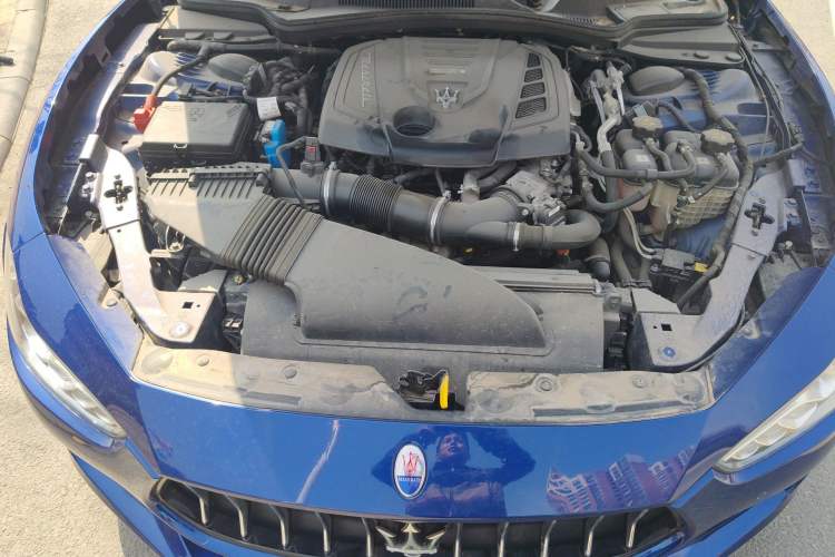 Used Maserati Ghibli 2021 2.0T Sharp Edition Engine Bay