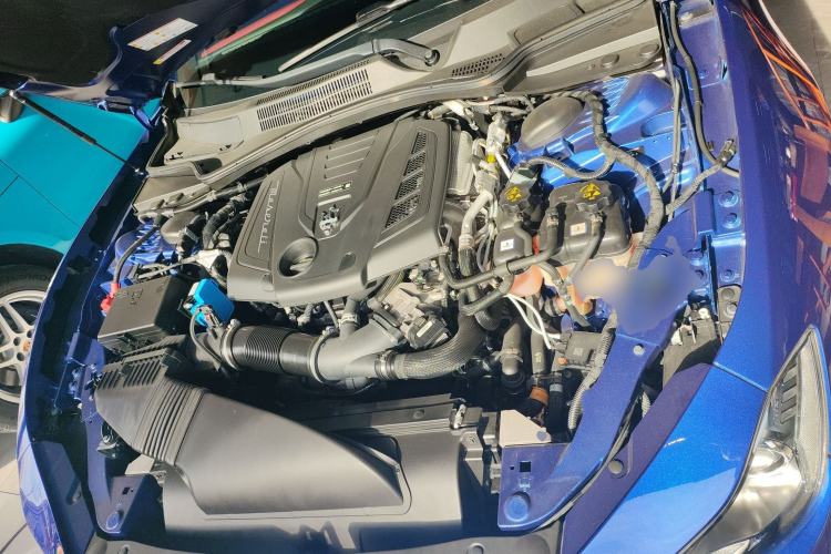 Used Maserati Ghibli 2021 2.0T Sharp Edition Engine Bay