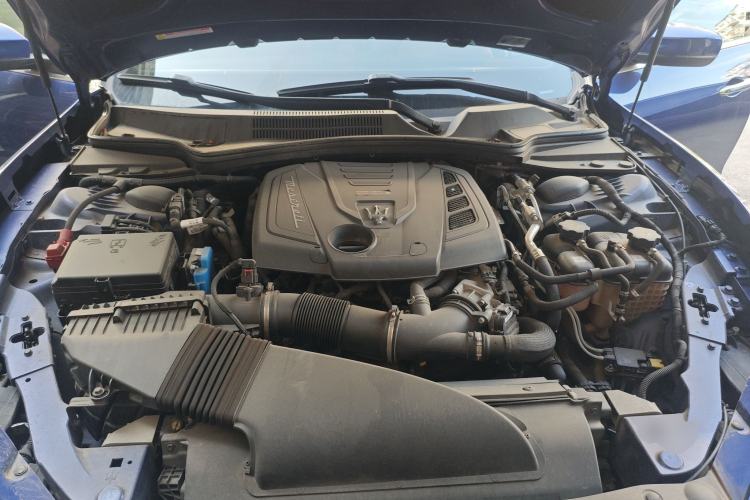 Used Maserati Ghibli 2021 2.0T Sharp Edition Engine Bay