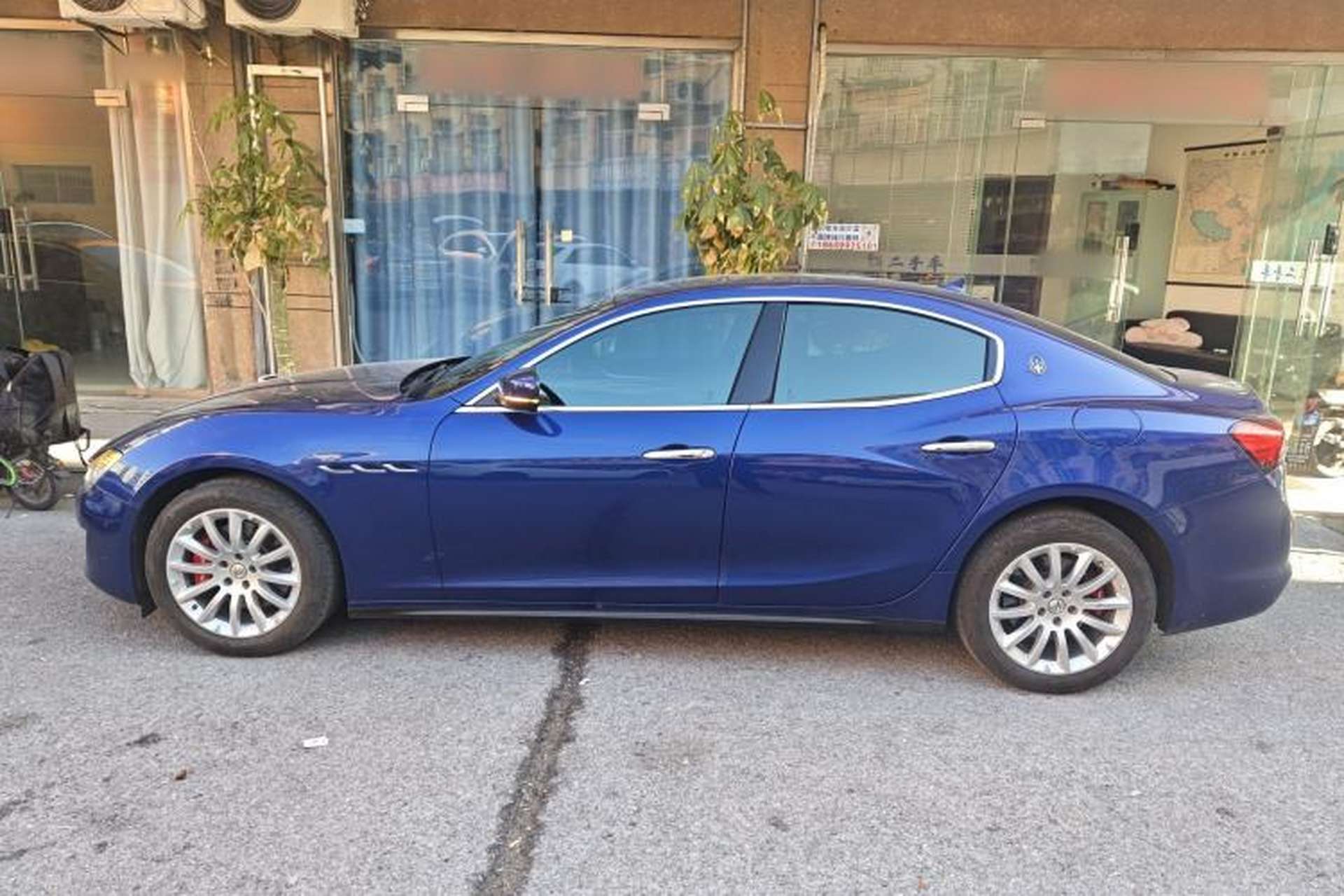 Used Maserati Ghibli 2021 2.0T Sharp Edition Exterior 3