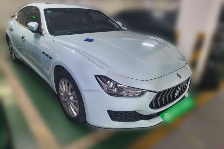 Used Maserati Ghibli 2021 2.0T Sharp Edition Front Right 45 Deg