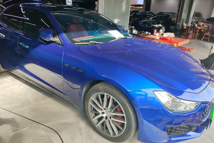 Used Maserati Ghibli 2021 2.0T Sharp Edition Front Right 45 Deg
