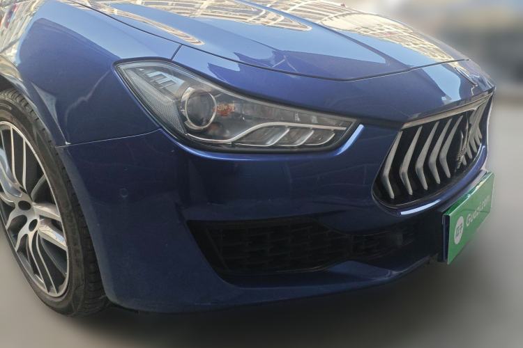 Used Maserati Ghibli 2021 2.0T Sharp Edition Front Right 45 Deg