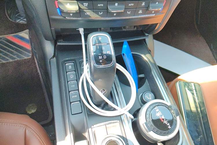Used Maserati Ghibli 2021 2.0T Sharp Edition Gear Lever