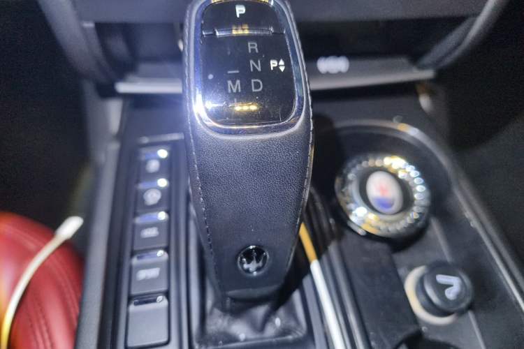 Used Maserati Ghibli 2021 2.0T Sharp Edition Gear Lever