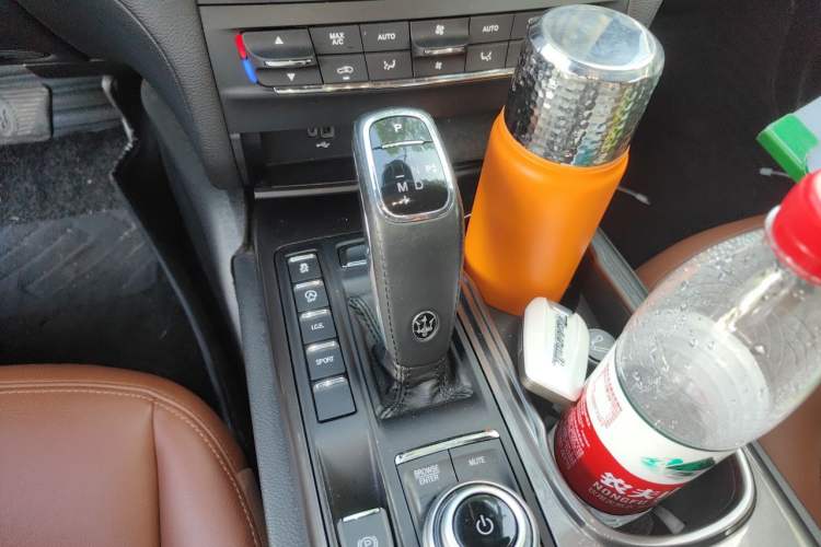 Used Maserati Ghibli 2021 2.0T Sharp Edition Gear Lever