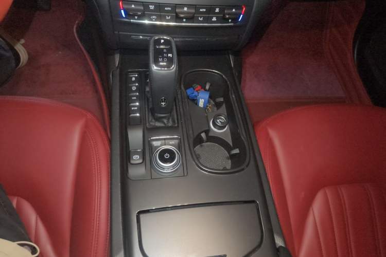 Used Maserati Ghibli 2021 2.0T Sharp Custom Edition Gear Lever