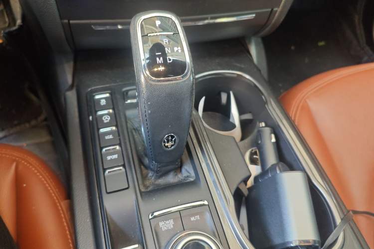 Used Maserati Ghibli 2021 2.0T Sharp Edition Gear Lever