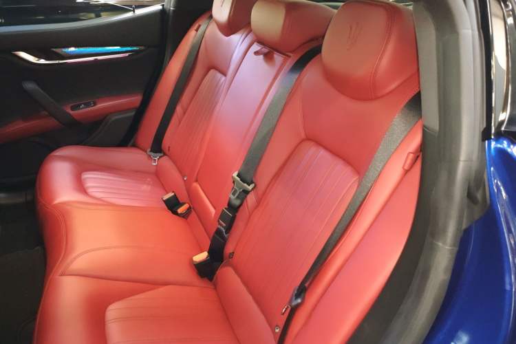 Used Maserati Ghibli 2021 2.0T Sharp Edition Interior 4