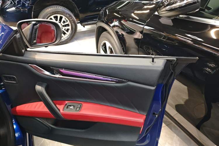 Used Maserati Ghibli 2021 2.0T Sharp Edition Interior 5