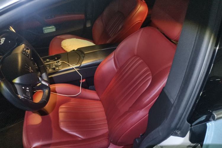 Used Maserati Ghibli 2021 2.0T Sharp Edition Left Front Seat