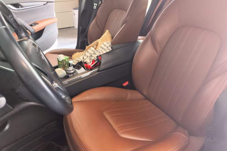 Used Maserati Ghibli 2021 2.0T Sharp Edition Left Front Seat