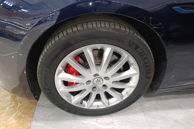 Used Maserati Ghibli 2021 2.0T Sharp Edition Left Front Wheel Hub