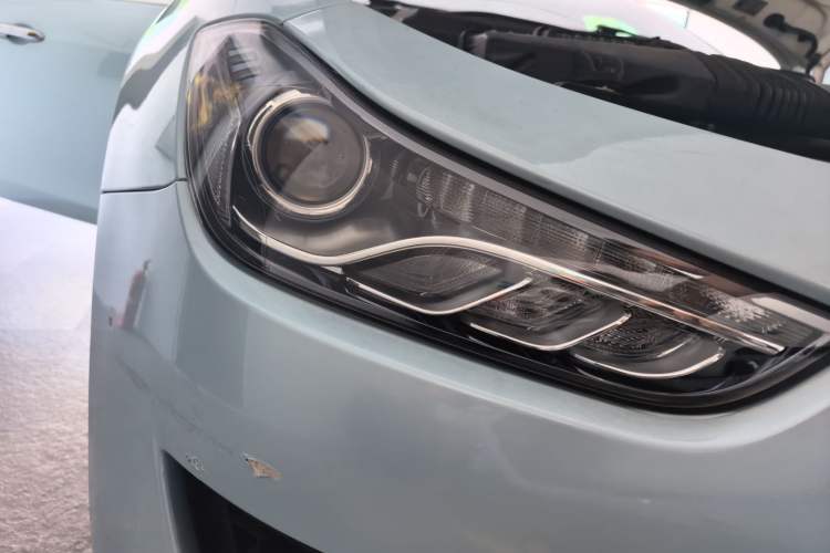 Used Maserati Ghibli 2021 2.0T Sharp Edition Right Front Headlight