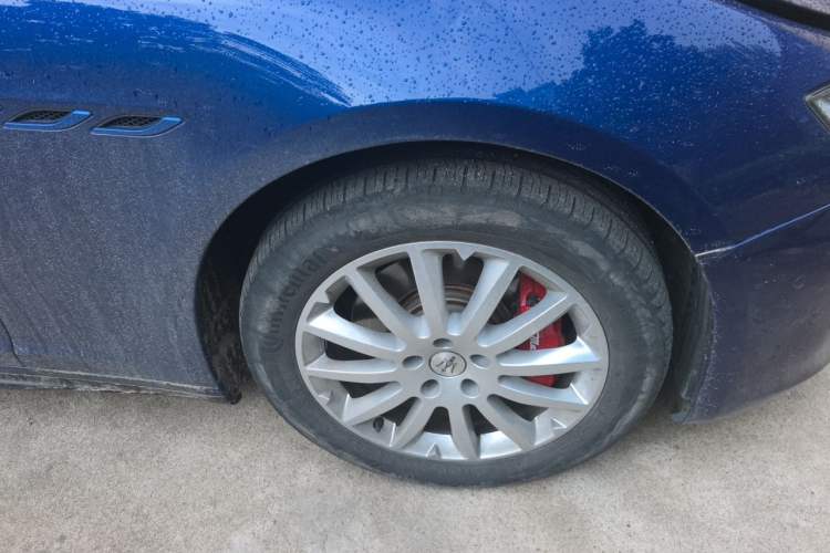 Used Maserati Ghibli 2021 2.0T Sharp Edition Right Front Wheel Hub