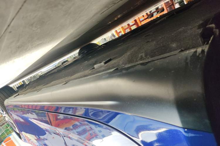 Used Maserati Ghibli 2021 2.0T Sharp Edition Right Side Sill