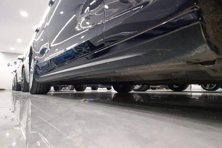 Used Maserati Ghibli 2021 2.0T Sharp Edition Right Side Sill