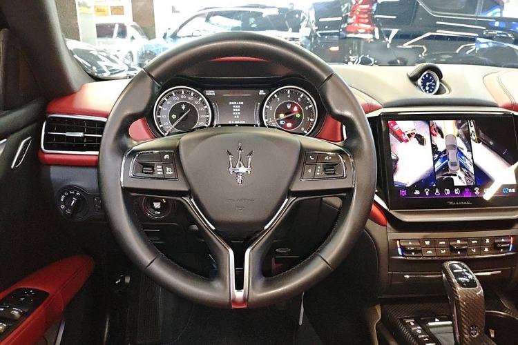 Used Maserati Ghibli 2021 2.0T Sharp Edition Steering Wheel