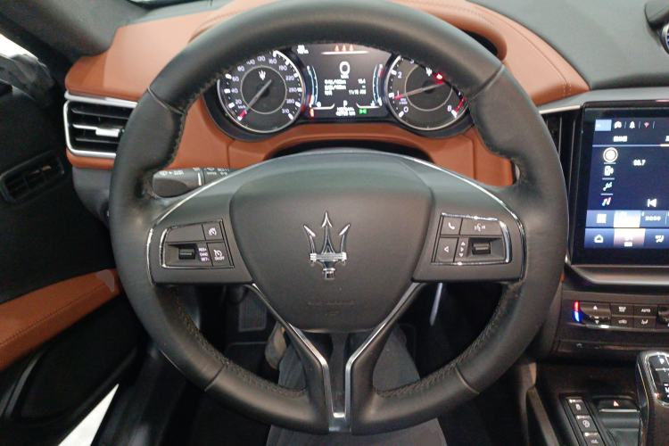 Used Maserati Ghibli 2021 2.0T Sharp Edition Steering Wheel