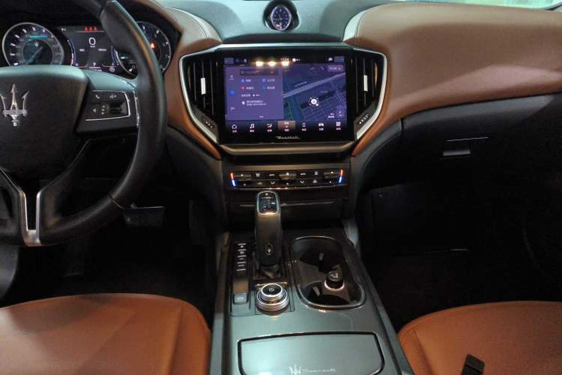 Used Maserati Ghibli 2021 2.0T Sharp Edition Audio And AC Panel