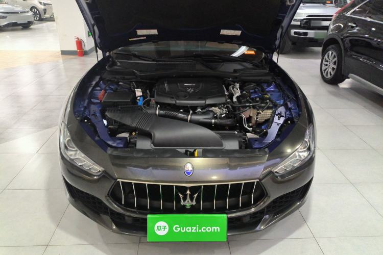 Used Maserati Ghibli 2021 2.0T Sharp Edition Engine Bay