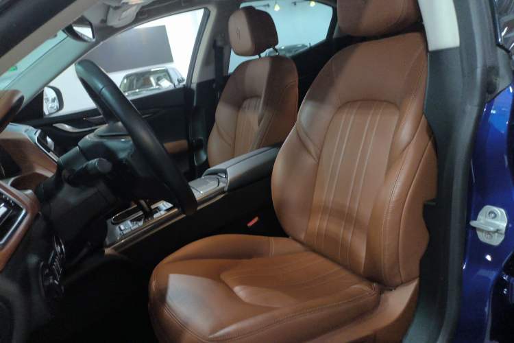 Used Maserati Ghibli 2021 2.0T Sharp Edition Left Front Seat