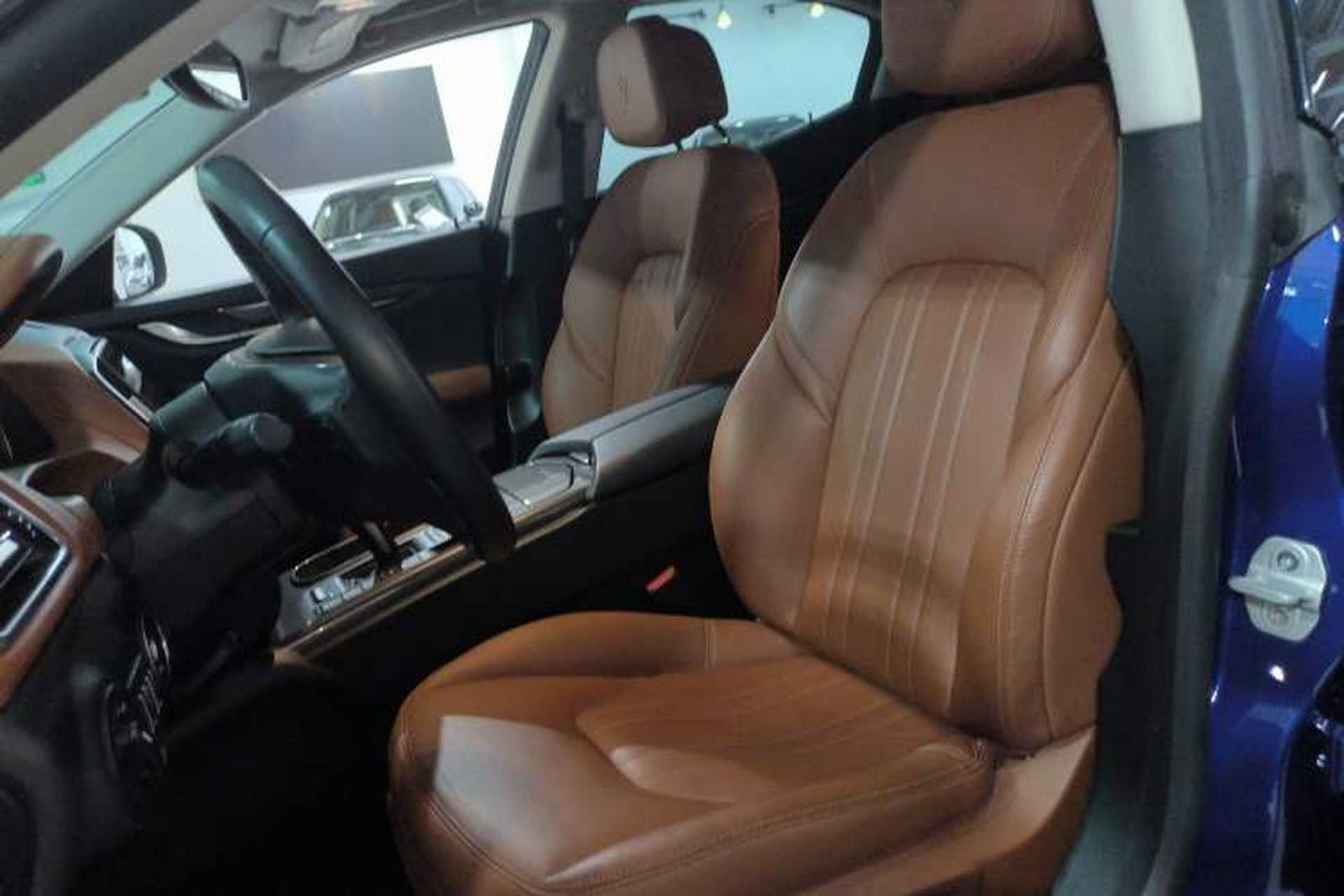 Used Maserati Ghibli 2021 2.0T Sharp Edition Left Front Seat