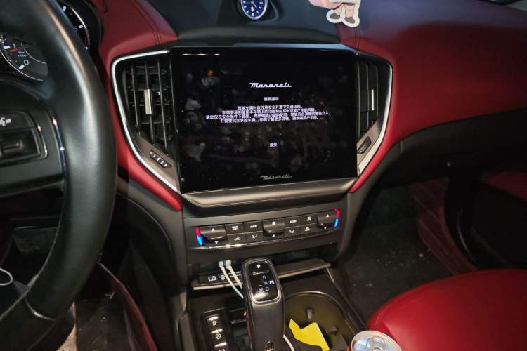Used Maserati Ghibli 2021 2.0T Sharp Edition Audio And AC Panel