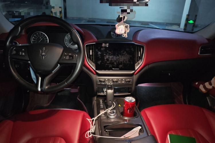 Used Maserati Ghibli 2021 2.0T Sharp Edition Center Console
