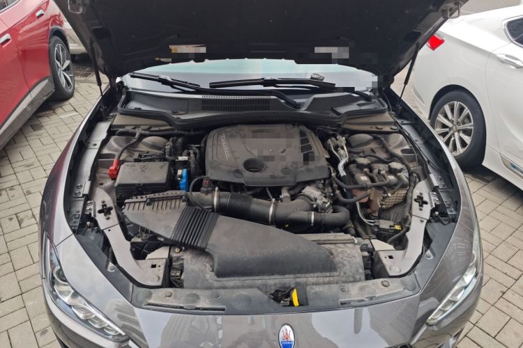 Used Maserati Ghibli 2021 2.0T Sharp Edition Engine Bay