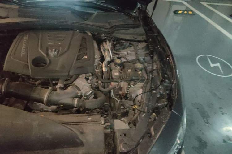 Used Maserati Ghibli 2021 2.0T Sharp Edition Engine Bay Left