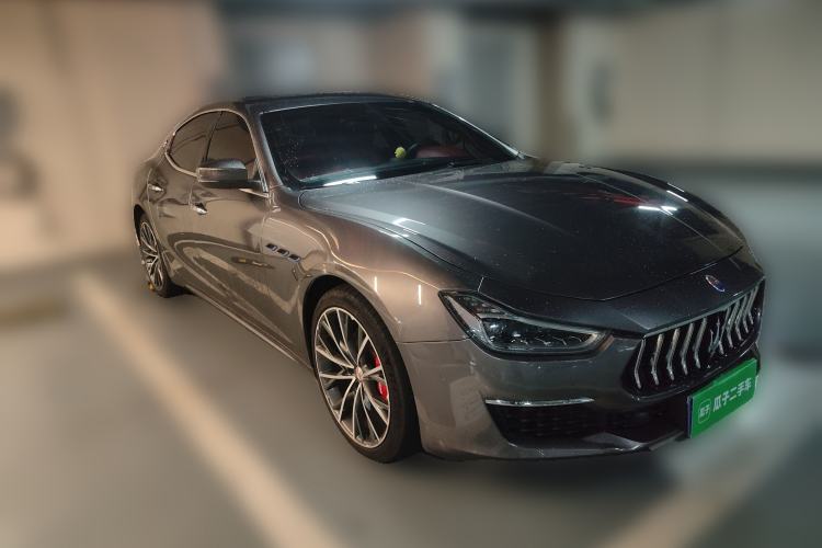 Used Maserati Ghibli 2021 2.0T Sharp Edition Front Right 45 Deg