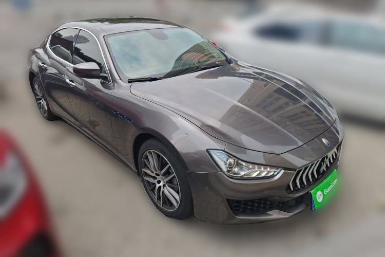 Used Maserati Ghibli 2021 2.0T Sharp Edition Front Right 45 Deg