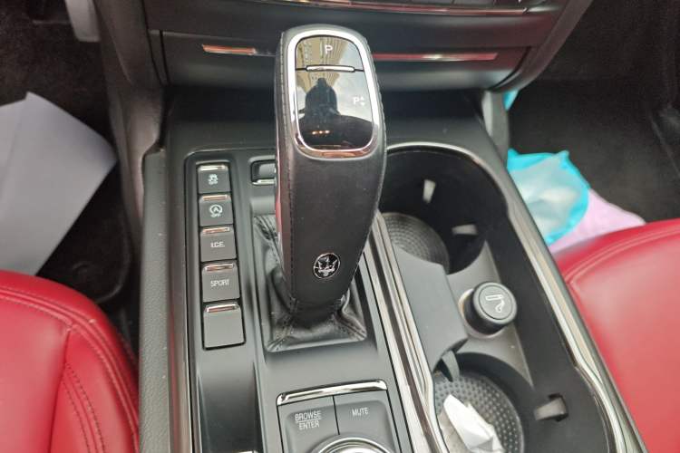 Used Maserati Ghibli 2021 2.0T Sharp Edition Gear Lever