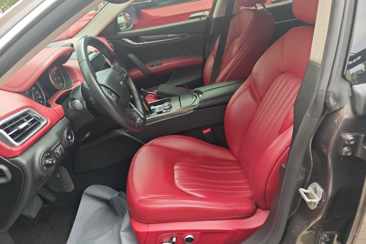 Used Maserati Ghibli 2021 2.0T Sharp Edition Left Front Seat