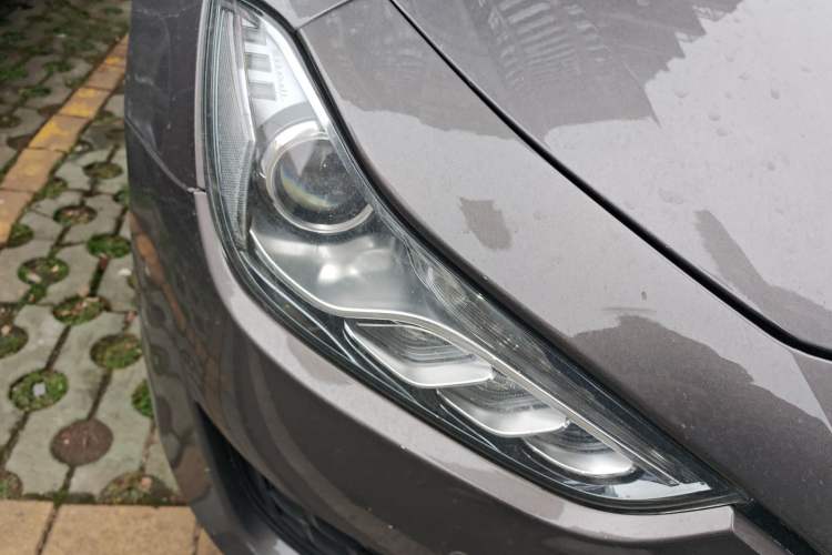 Used Maserati Ghibli 2021 2.0T Sharp Edition Right Front Headlight