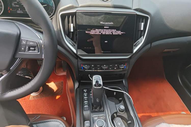 Used Maserati Ghibli 2021 2.0T Sharp Edition Audio And AC Panel