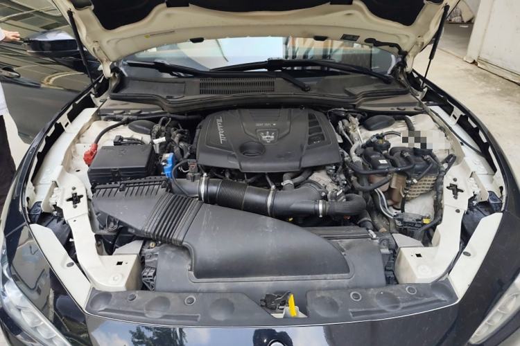 Used Maserati Ghibli 2021 2.0T Sharp Edition Engine Bay