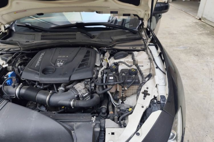 Used Maserati Ghibli 2021 2.0T Sharp Edition Engine Bay Left