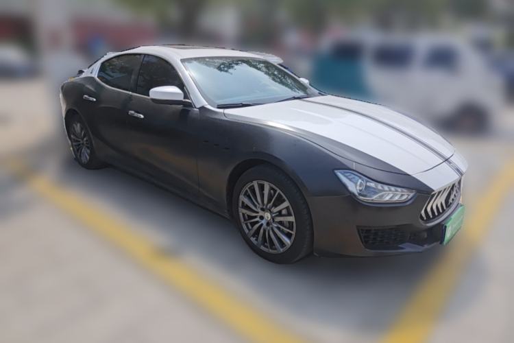 Used Maserati Ghibli 2021 2.0T Sharp Edition Front Right 45 Deg