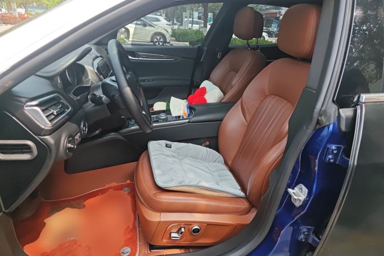 Used Maserati Ghibli 2021 2.0T Sharp Edition Left Front Seat