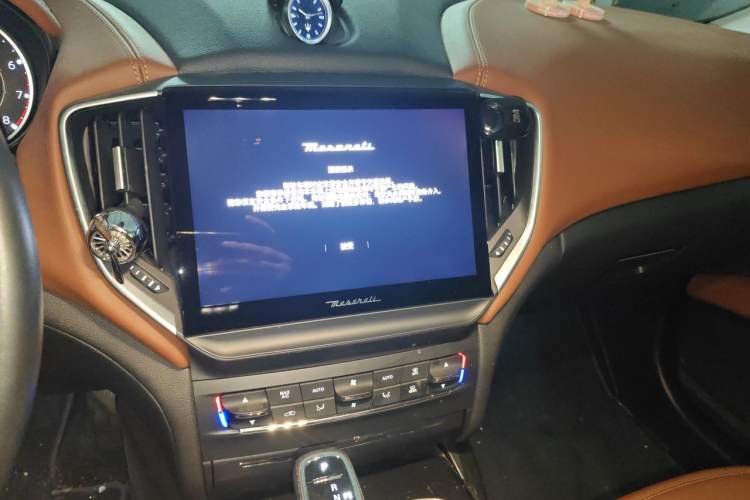 Used Maserati Ghibli 2021 2.0T Sharp Edition Audio And AC Panel
